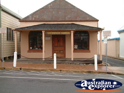 Tenterfield Saddler . . . CLICK TO VIEW ALL TENTERFIELD POSTCARDS