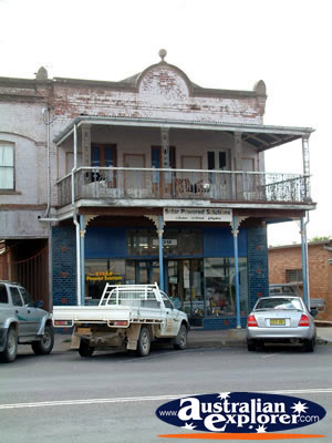 Braidwood Old Building . . . CLICK TO VIEW ALL BRAIDWOOD POSTCARDS