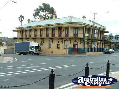 Tenterfield Hotel . . . CLICK TO VIEW ALL TENTERFIELD POSTCARDS