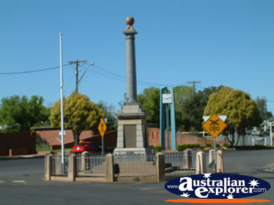 Narromine Memorial . . . CLICK TO VIEW ALL NARROMINE POSTCARDS
