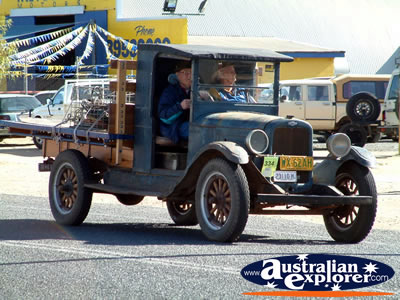 Heritage Truck in the Alice Springs Transport Hall of Fame Parade . . . CLICK TO VIEW ALL ALICE SPRINGS POSTCARDS