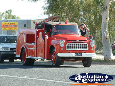 Alice Springs Transport Hall of Fame Parade Old Fire Engine . . . CLICK TO VIEW ALL ALICE SPRINGS POSTCARDS