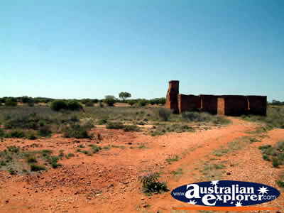 View of Ryans Well & Glen Maggie Homestead . . . VIEW ALL RYANS WELL PHOTOGRAPHS