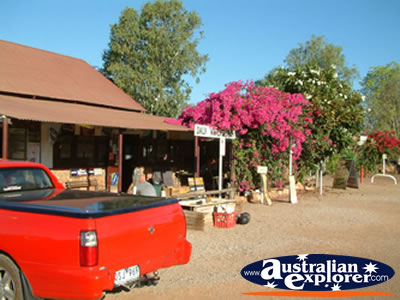 Daly Waters Pub from the street . . . VIEW ALL DALY WATERS PHOTOGRAPHS