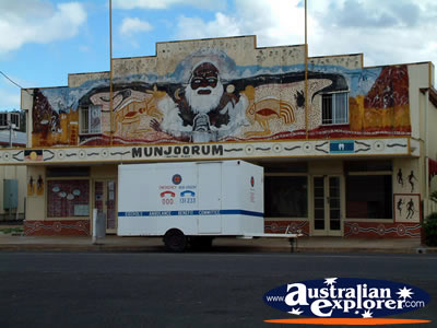 Building on Eidsvold Main Street . . . CLICK TO VIEW ALL EIDSVOLD POSTCARDS