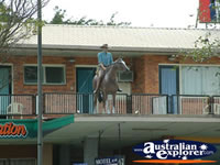 Ingham Statue on Motel Balcony . . . CLICK TO ENLARGE