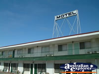Monto Colonial Motor Inn Motel Sign . . . CLICK TO ENLARGE