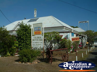 Monto Colonial Motor Inn and Pub . . . CLICK TO VIEW ALL MONTO POSTCARDS