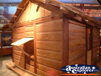 Longreach Stockmans Hall of Fame Cabin . . . CLICK TO VIEW ALL LONGREACH POSTCARDS