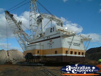 Norwich Park Mine Dragline in Dysart . . . VIEW ALL DYSART PHOTOGRAPHS