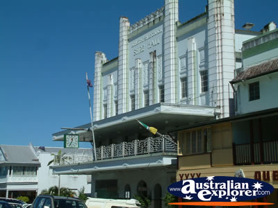 Innisfail Shire Hall . . . CLICK TO VIEW ALL INNISFAIL POSTCARDS