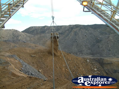 Dragline Working at Dysart Norwich Park Mine . . . VIEW ALL DYSART PHOTOGRAPHS