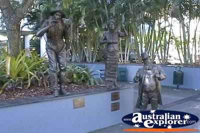 Brisbane Sculptures . . . CLICK TO VIEW ALL BRISBANE (SCULPTURES) POSTCARDS