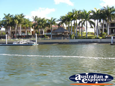 Waterways on the Gold Coast . . . CLICK TO VIEW ALL GOLD COAST (BROADWATER) POSTCARDS