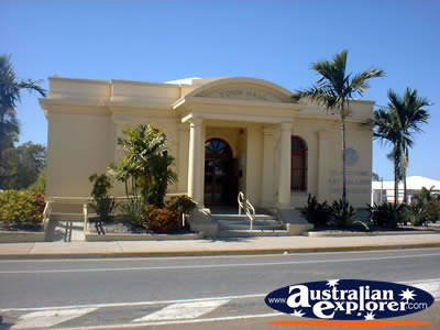 Gladstone Town Hall . . . CLICK TO VIEW ALL GLADSTONE POSTCARDS