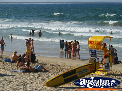 Busy Noosa Beach . . . CLICK TO VIEW ALL NOOSA POSTCARDS