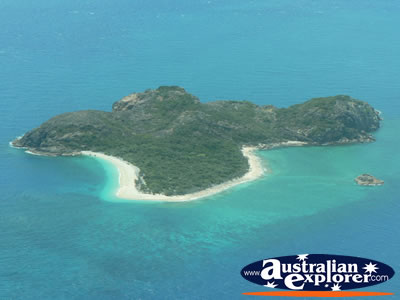 Island near Heart Reef . . . CLICK TO VIEW ALL WHITSUNDAYS (HEART REEF) POSTCARDS