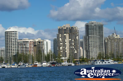 Surfers Paradise Holiday Units . . . CLICK TO VIEW ALL SURFERS PARADISE POSTCARDS