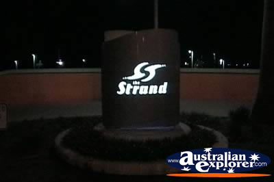 Townsville Night . . . VIEW ALL TOWNSVILLE (THE STRAND) PHOTOGRAPHS