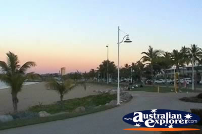 Townsville The Strand Walking Path . . . CLICK TO VIEW ALL TOWNSVILLE (THE STRAND) POSTCARDS