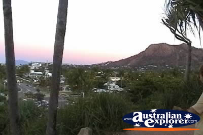 Townsville The Strand Landscape . . . CLICK TO VIEW ALL TOWNSVILLE (THE STRAND) POSTCARDS