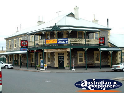 Strathalbyn Commercial Hotel . . . CLICK TO VIEW ALL STRATHALBYN POSTCARDS