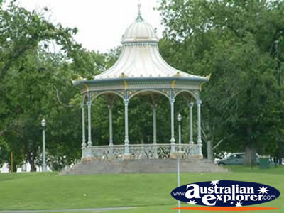 Adelaide Park . . . CLICK TO VIEW ALL ADELAIDE POSTCARDS