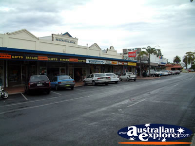 Renmark Street and Shops . . . CLICK TO VIEW ALL RENMARK POSTCARDS