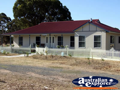 Old Dadswell Town Parliament House . . . VIEW ALL DADSWELLS BRIDGE PHOTOGRAPHS