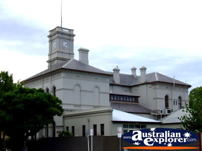 Echuca Clock . . . VIEW ALL ECHUCA PHOTOGRAPHS
