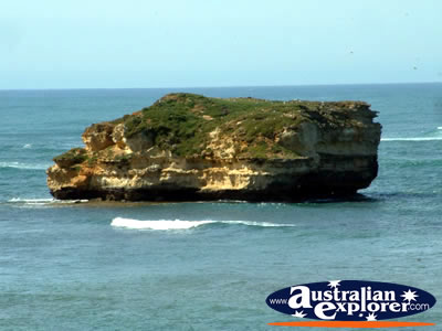 Great Ocean Road's Bay of Islands . . . VIEW ALL GREAT OCEAN ROAD PHOTOGRAPHS