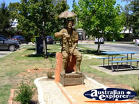 Eildon Statue . . . CLICK TO ENLARGE