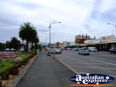 Busy Ararat Street . . . VIEW ALL ARARAT PHOTOGRAPHS