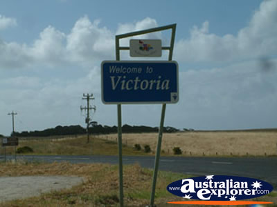 Victorian Border Sign . . . CLICK TO VIEW ALL MOUNT GAMBIER POSTCARDS