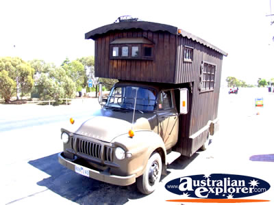 Swan Hill Motorhome . . . CLICK TO VIEW ALL SWAN HILL POSTCARDS