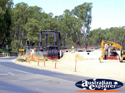 Cobram New Bridge Construction . . . VIEW ALL COBRAM PHOTOGRAPHS