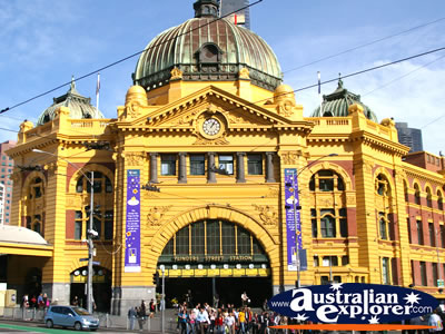 Flinders Street Station in Melbourne . . . CLICK TO VIEW ALL MELBOURNE (FLINDERS STREET STATION) POSTCARDS