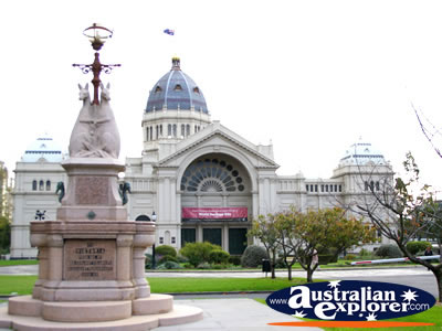Royal Exhibition Building and Surrounds . . . CLICK TO VIEW ALL MELBOURNE (BUILDINGS) POSTCARDS