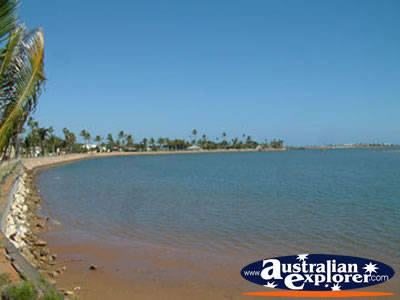 Carnarvon Foreshore Water . . . CLICK TO VIEW ALL CARNARVON POSTCARDS