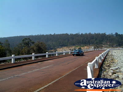 Perth Serpentine Dam Bridge . . . CLICK TO VIEW ALL PERTH POSTCARDS