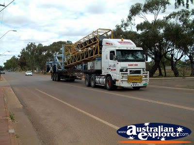 Perenjori Truck . . . VIEW ALL PERENJORI PHOTOGRAPHS