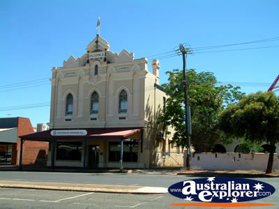 Kalgoorlie Roads Board Chambers . . . CLICK TO VIEW ALL KALGOORLIE POSTCARDS