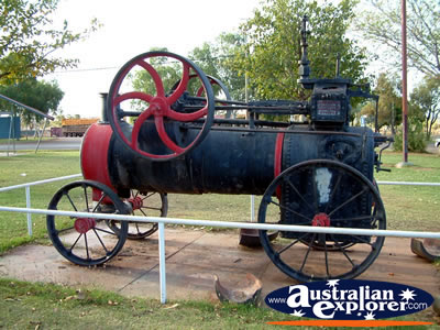 Halls Creek Steam Engine . . . VIEW ALL HALLS CREEK PHOTOGRAPHS