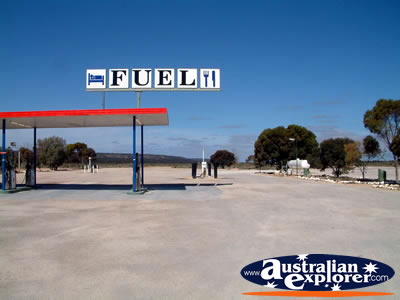 Madura Roadhouse . . . CLICK TO VIEW ALL MADURA POSTCARDS