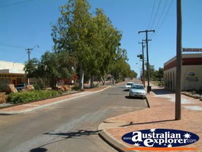 Mullewa Street . . . CLICK TO VIEW ALL MULLEWA POSTCARDS