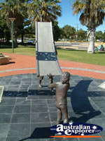Geraldton HMAS Sydney Memorial Statue . . . CLICK TO ENLARGE