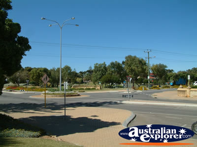 Geraldton Street in WA . . . CLICK TO VIEW ALL GERALDTON POSTCARDS
