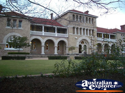 Perth Mint . . . CLICK TO VIEW ALL PERTH (BUILDINGS) POSTCARDS